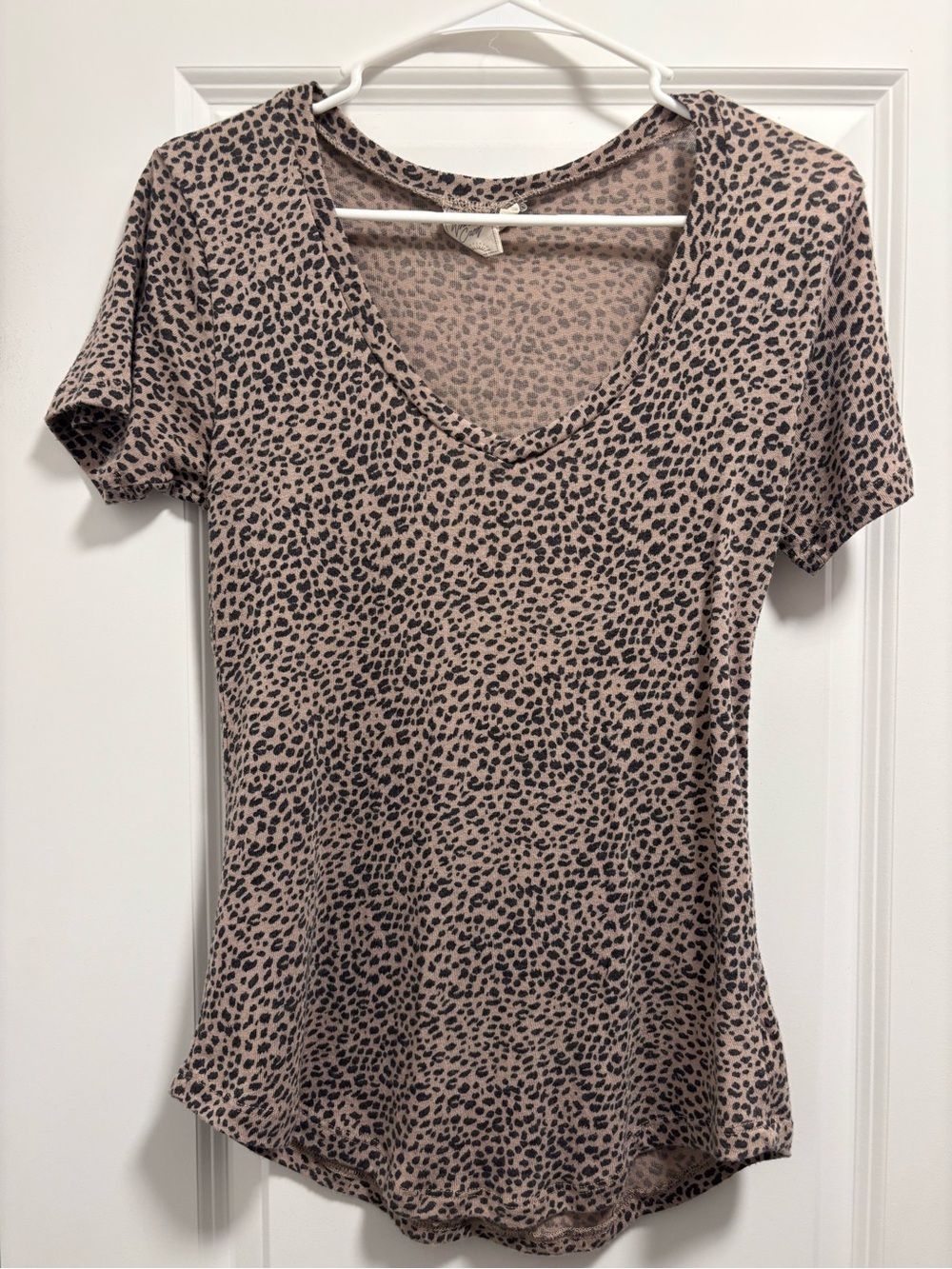 White Crow Beige and Black Leopard V-Neck Short Sleeve Tee
